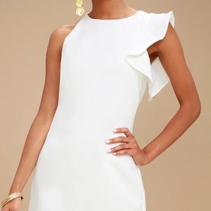 White Lulus dress with subtle ruffle sleeve!